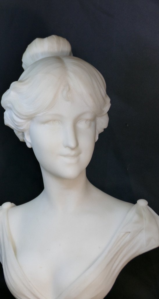 Pugi Brothers, Large Female Bust In White Carrara Marble, Art Nouveau Period-photo-1