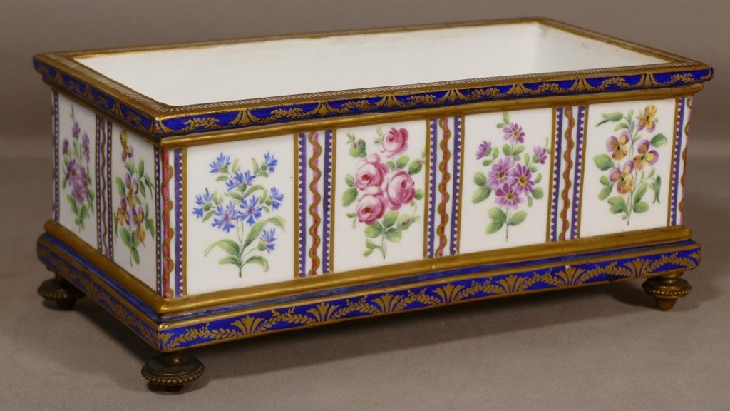 Jardinière De Table En Porcelaine Aux Fleurs, Dans Le Goût De Sèvres, Manufacture Samson XIX èm