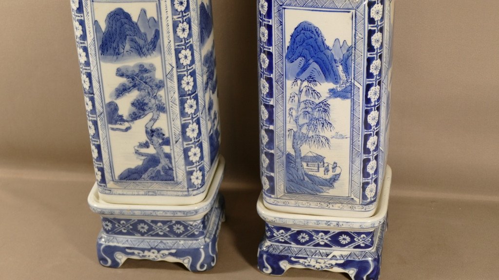 Paire De Vases Porcelaine Bleue Et Blanche, Chine, Milieu XX ème-photo-1