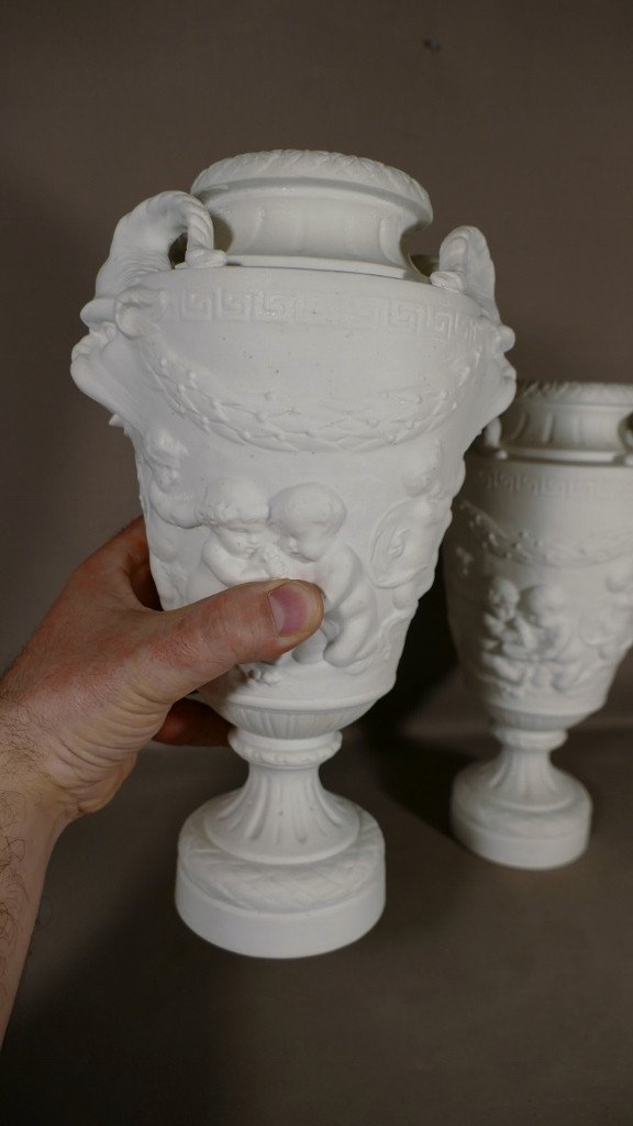 Clodion, Paire De Vases Cassolettes Aux Putti En Biscuit De Porcelaine, Début XX ème-photo-3