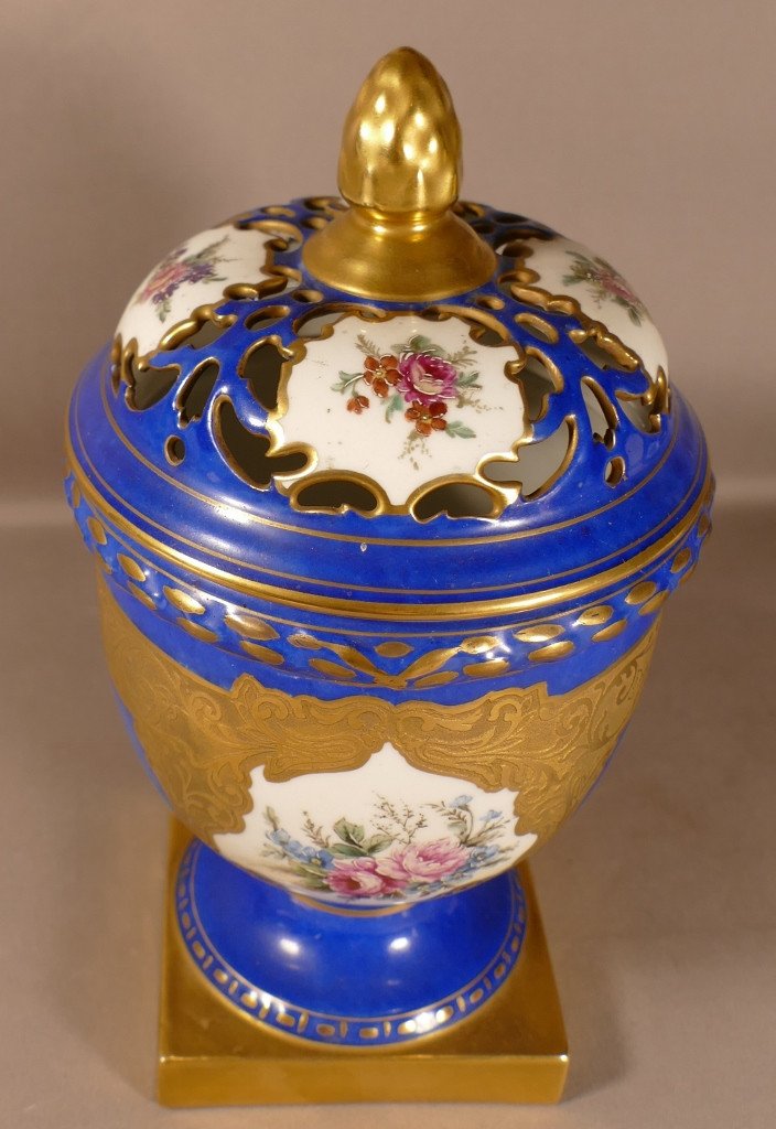 Limoges Porcelain Perfume Burner Gold Inlay And Hand Painted Flower Decor-photo-3