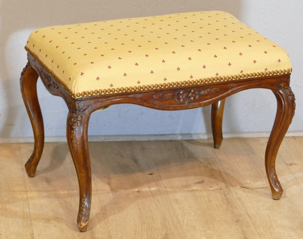 Tabouret En Noyer Sculpté époque Louis XV, XVIII ème Siècle