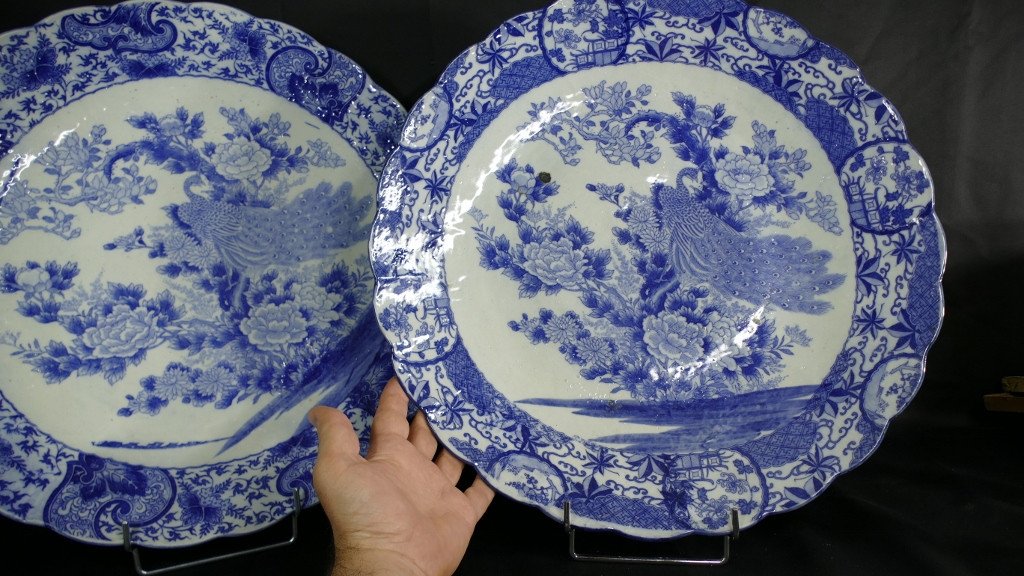Pair Of Large Asian Kraak Style Peacock Dishes In White Blue Porcelain, Late XVIII Period-photo-5