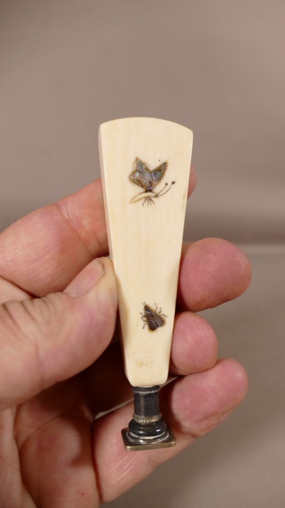 Seal, Wax Seal In Japanese Shibayama Ivory Inlaid With Mother-of-pearl, Butterfly And Fly, XIX-photo-2