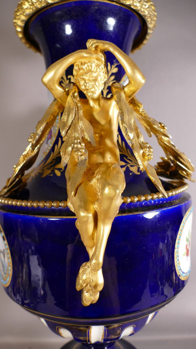 Large Ceremonial Vase In Sèvres Porcelain And Gilt Bronze? Vienna? Museum Quality, 19th Century-photo-4
