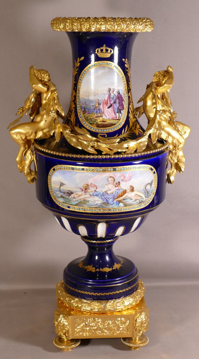 Large Ceremonial Vase In Sèvres Porcelain And Gilt Bronze? Vienna? Museum Quality, 19th Century