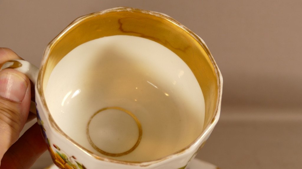 Tasse à Thé Ou Chocolat En Porcelaine Peinte De Fleurs, époque XIX ème-photo-1