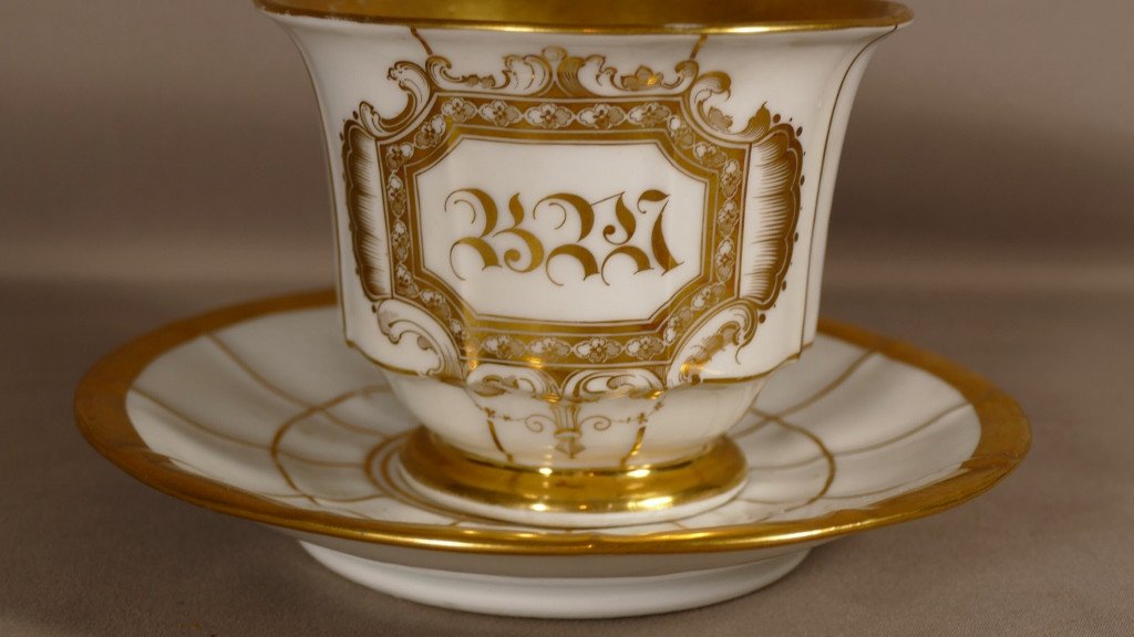 Tasse à Chocolat Louis Philippe En Porcelaine Blanche Et Dorée, époque XIX ème-photo-2