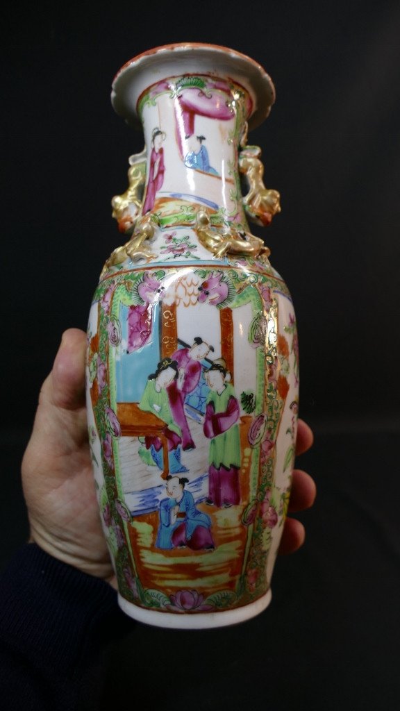 Small Cantonese Chinese Porcelain Vase, Early 20th Century-photo-3