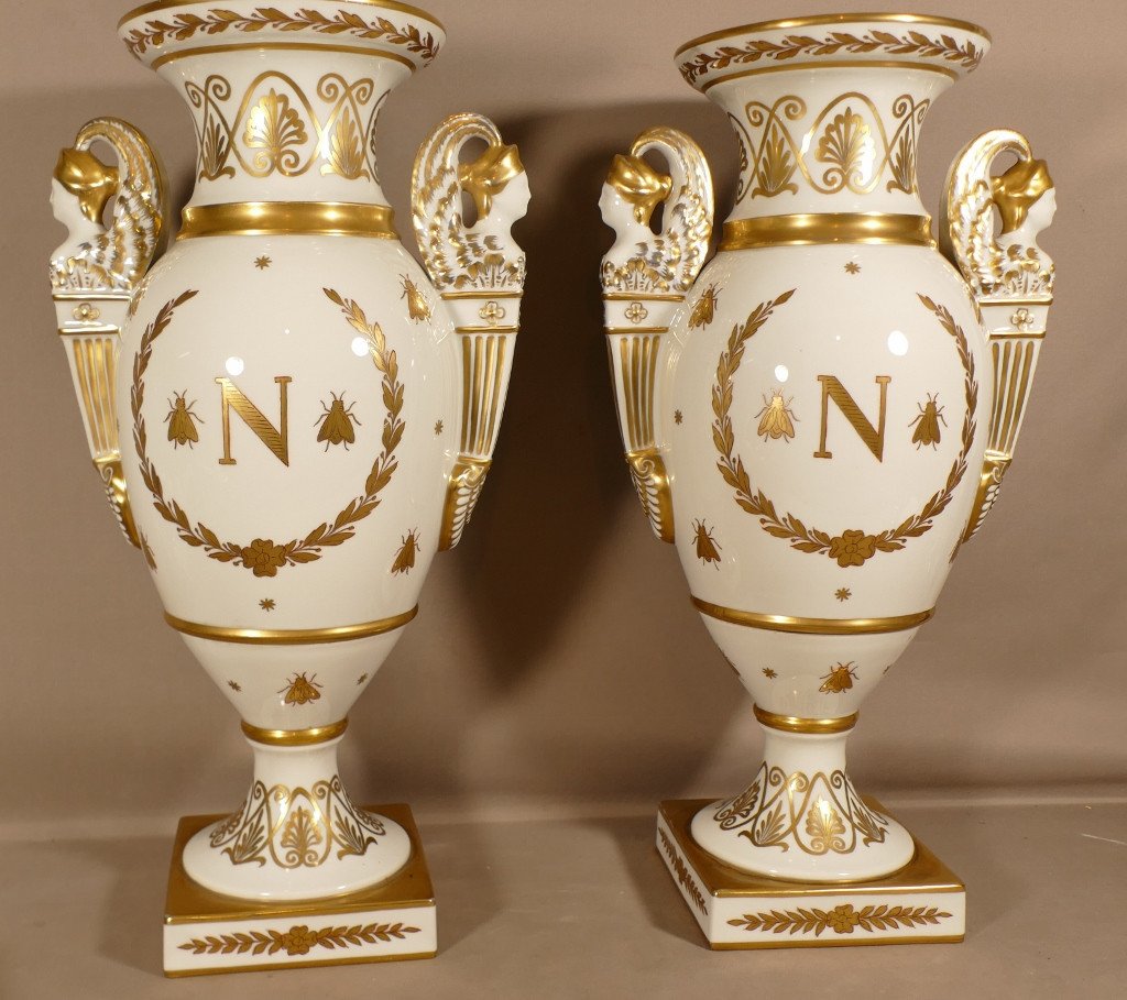 Pair Of Large Empire Style Vases In White And Gold Porcelain, Eagle, N And Bees,-photo-5