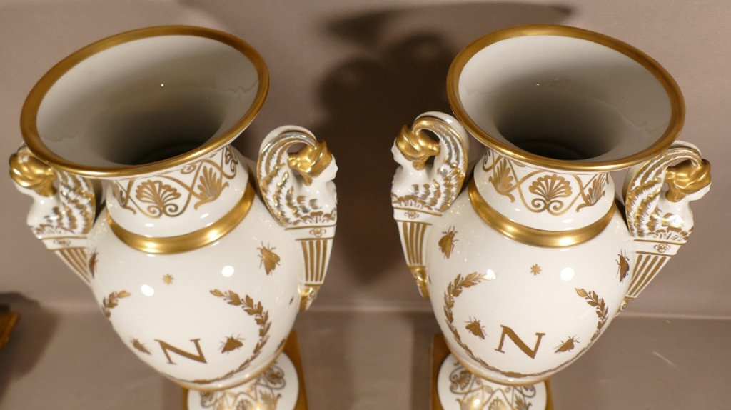 Pair Of Large Empire Style Vases In White And Gold Porcelain, Eagle, N And Bees,-photo-7