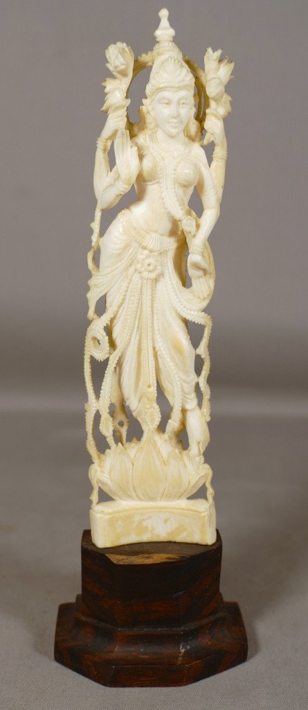 Divinité, Déesse Hindoue En Ivoire Sculpté,Inde,  époque Début XX ème