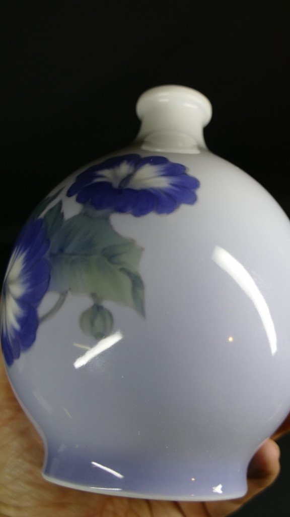 Vase Copenhagen En Porcelaine émaillée, Décor De Fleurs Dans Les Tons De Bleu, Avant 1923-photo-1