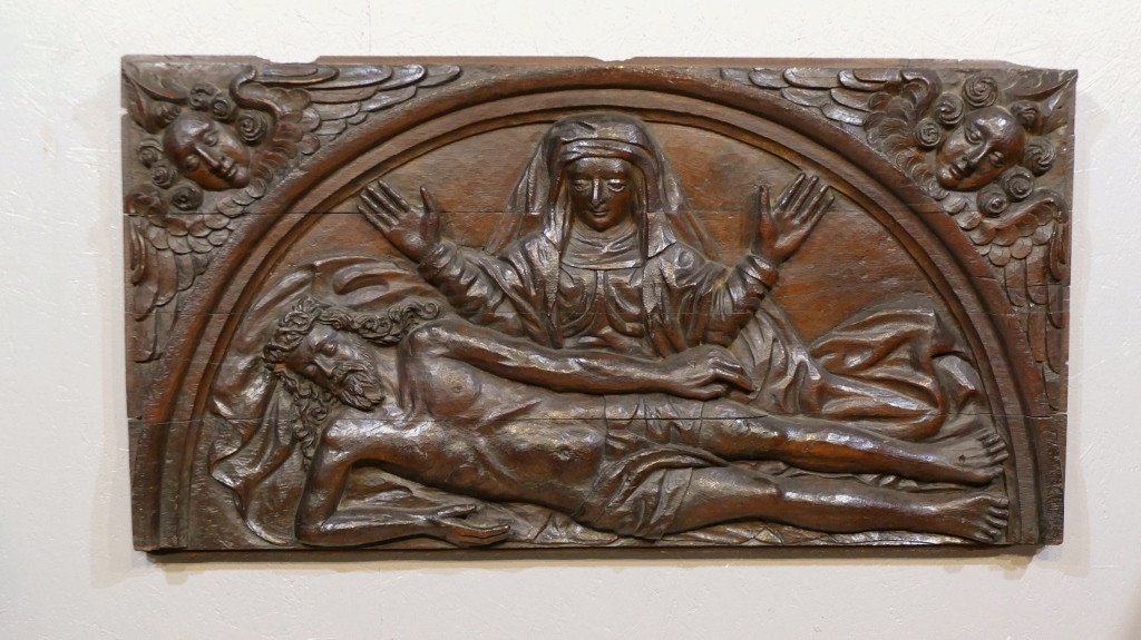 Pieta, Very Large Religious Panel In Carved Oak 18th Century, Virgin Mary And Christ