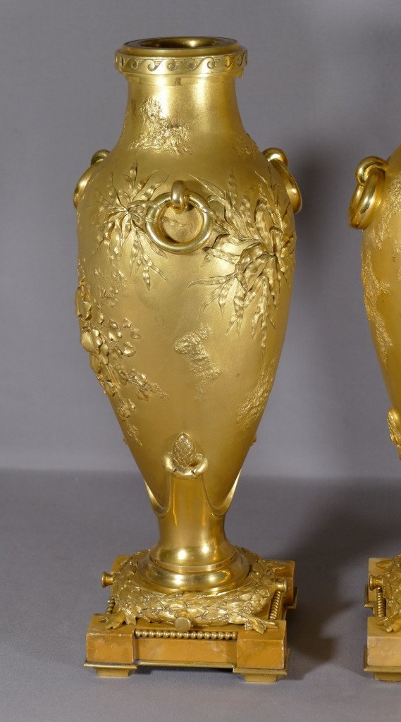 Pair Of Japanese Cassolette Vases In Gilt Bronze With Chiseled Flowers, 19th Century-photo-3