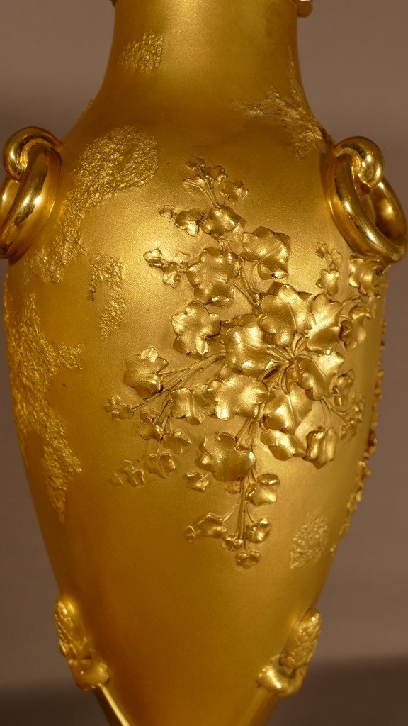 Pair Of Japanese Cassolette Vases In Gilt Bronze With Chiseled Flowers, 19th Century-photo-2
