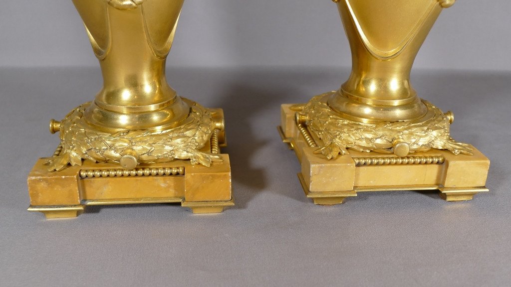 Pair Of Japanese Cassolette Vases In Gilt Bronze With Chiseled Flowers, 19th Century-photo-3