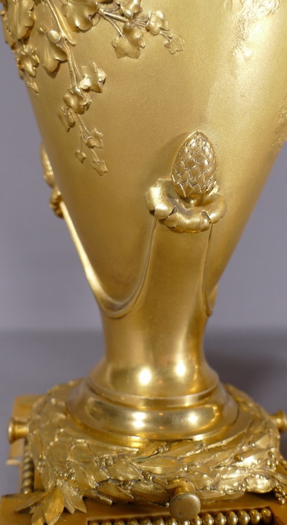 Paire De Cassolettes Vases Japonisants En Bronze Doré Aux Fleurs Ciselées, époque XIX ème-photo-5