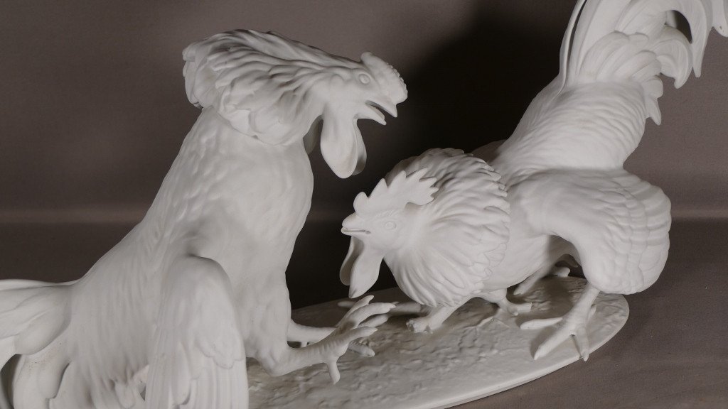 Cockfight, Porcelain Biscuit Sculpture By Szabo Zoltan, 20th Century-photo-3
