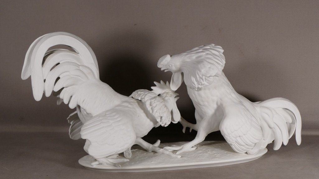 Cockfight, Porcelain Biscuit Sculpture By Szabo Zoltan, 20th Century