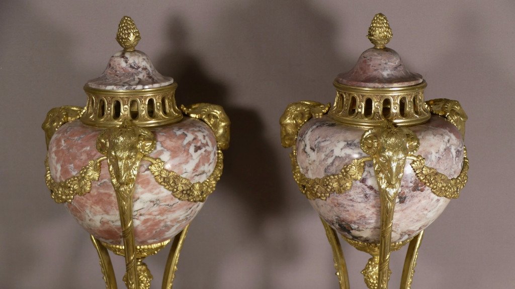 Pair Of Louis XVI Cassolettes In Veined Pink Marble And Gilt Bronze With Rams, 19th Century-photo-2