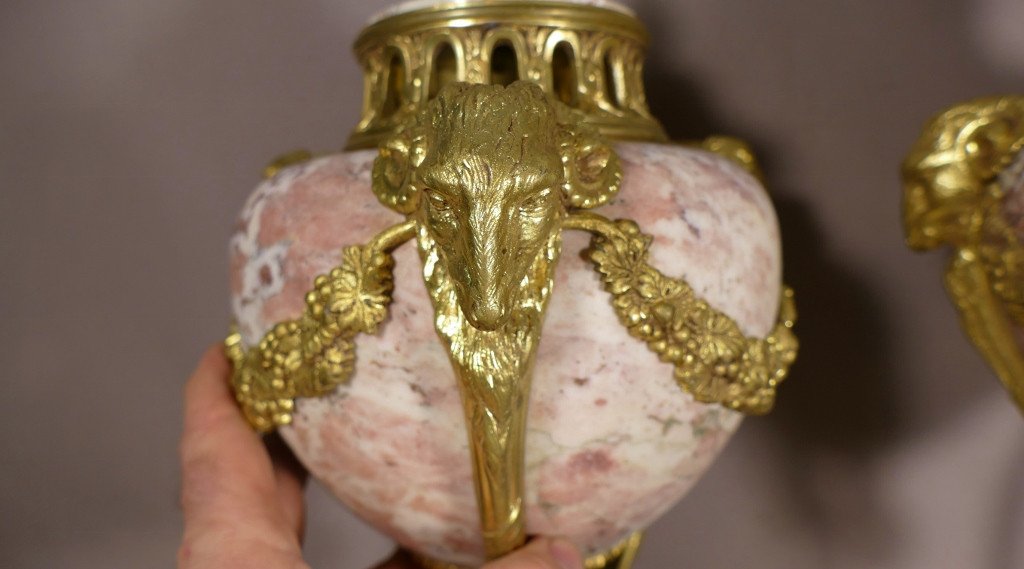 Pair Of Louis XVI Cassolettes In Veined Pink Marble And Gilt Bronze With Rams, 19th Century-photo-1