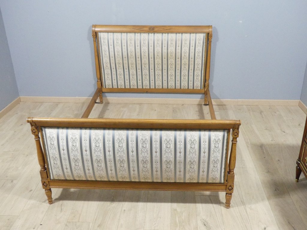 Lit Directoire 140*190 Cm En Hêtre Teinté Merisier Et Soie, époque 1980-photo-2