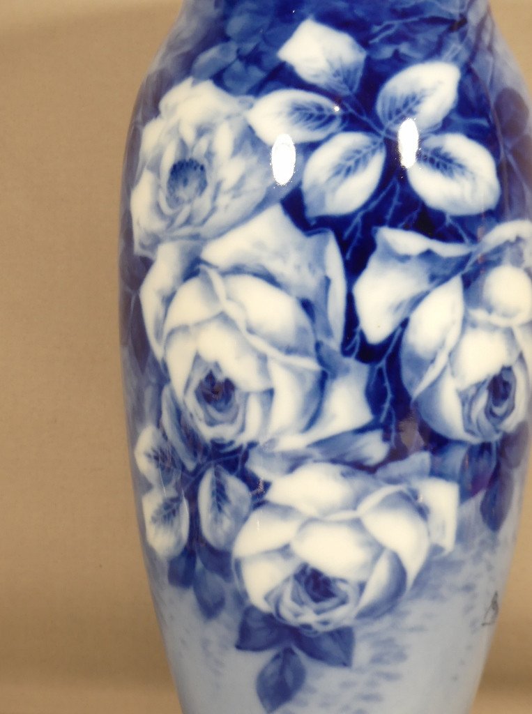 The Roses, Large Limoges Porcelain Vase In Blue Gradient, 1960s Period-photo-1