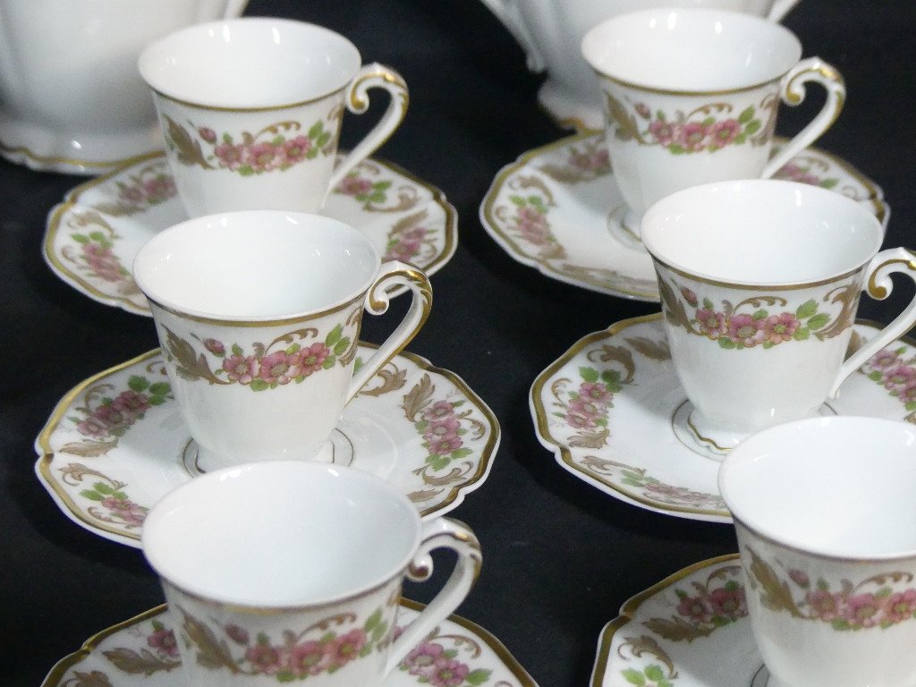 Service à Café 12 Personnes Par Jean Bozier, Porcelaine De Limoges Décoré à La Main-photo-4