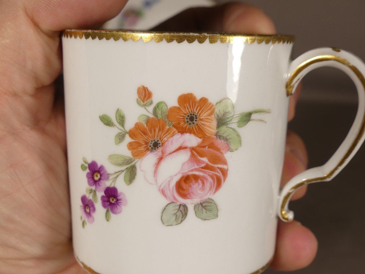 Tasse En Porcelaine De Sèvres XVIII ème Décor De Fleurs, Marque Cc Pour 1780-photo-5