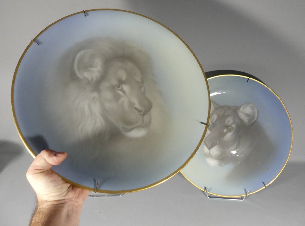 Les Fauves, Pair Of Limoges Grand Feu Porcelain Plates, 19th Century Lion And Lioness, Museum Pieces-photo-3