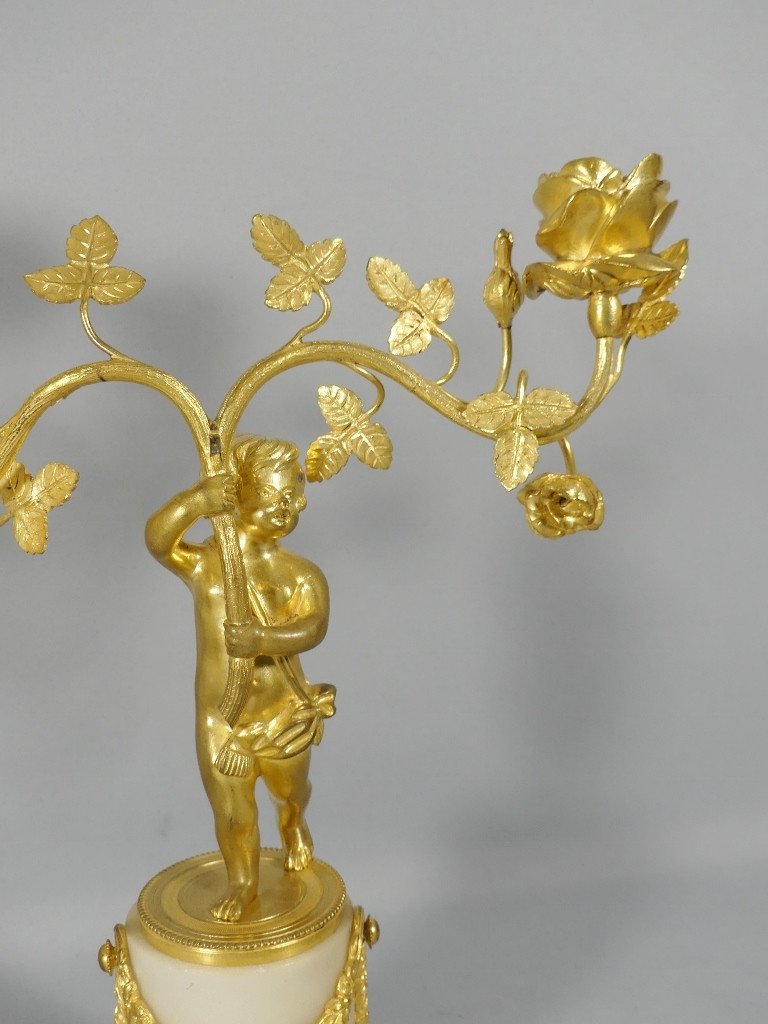 Paire De Chandeliers Louis XVI Aux Putti Et Roses, Bronze Doré Et Albâtre, XIX ème -photo-1