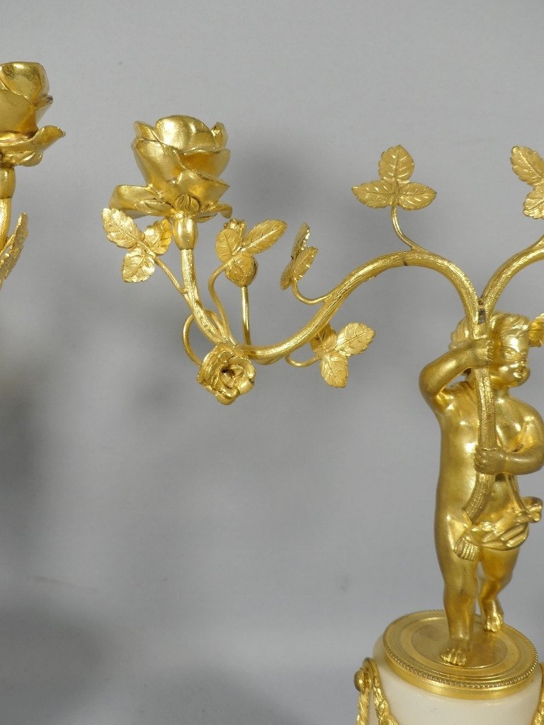 Paire De Chandeliers Louis XVI Aux Putti Et Roses, Bronze Doré Et Albâtre, XIX ème -photo-2