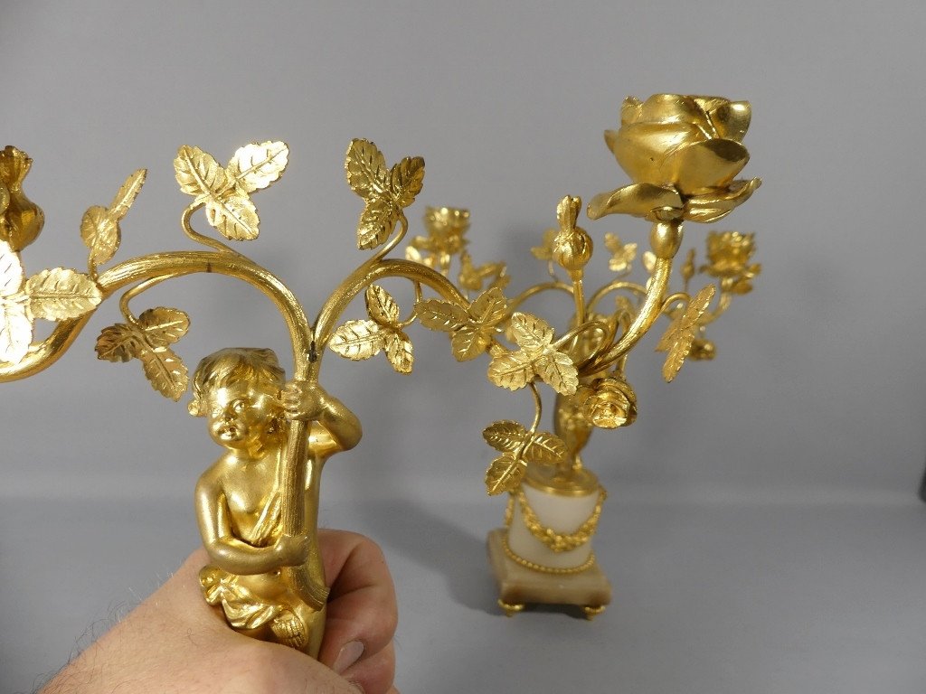 Paire De Chandeliers Louis XVI Aux Putti Et Roses, Bronze Doré Et Albâtre, XIX ème -photo-8