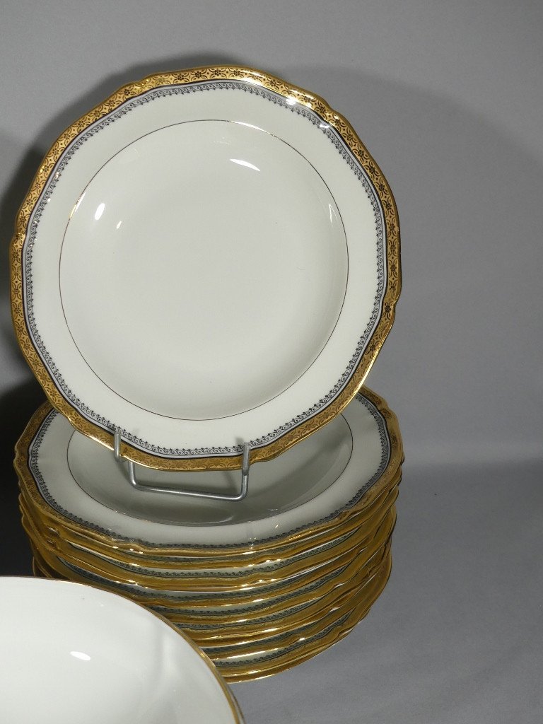 12 Person Service In White And Gold Limoges Porcelain, 55 Pieces-photo-4