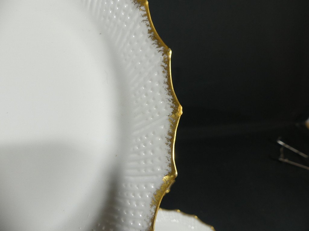 12 Person Service In Limoges Porcelain, White And Gold Relief Decor-photo-5