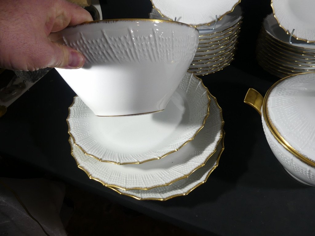 12 Person Service In Limoges Porcelain, White And Gold Relief Decor-photo-8