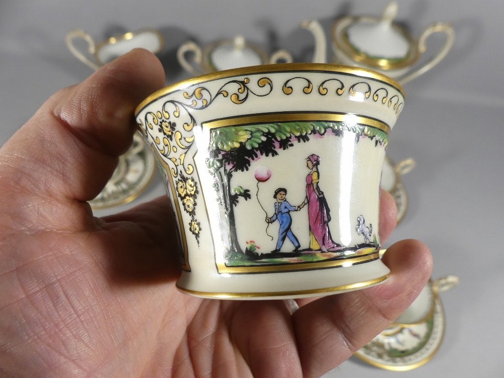 Raynaud Limoges Promenade Au Palais Royal, Très Rare Service à Café Pour 6 Personnes Porcelaine-photo-3