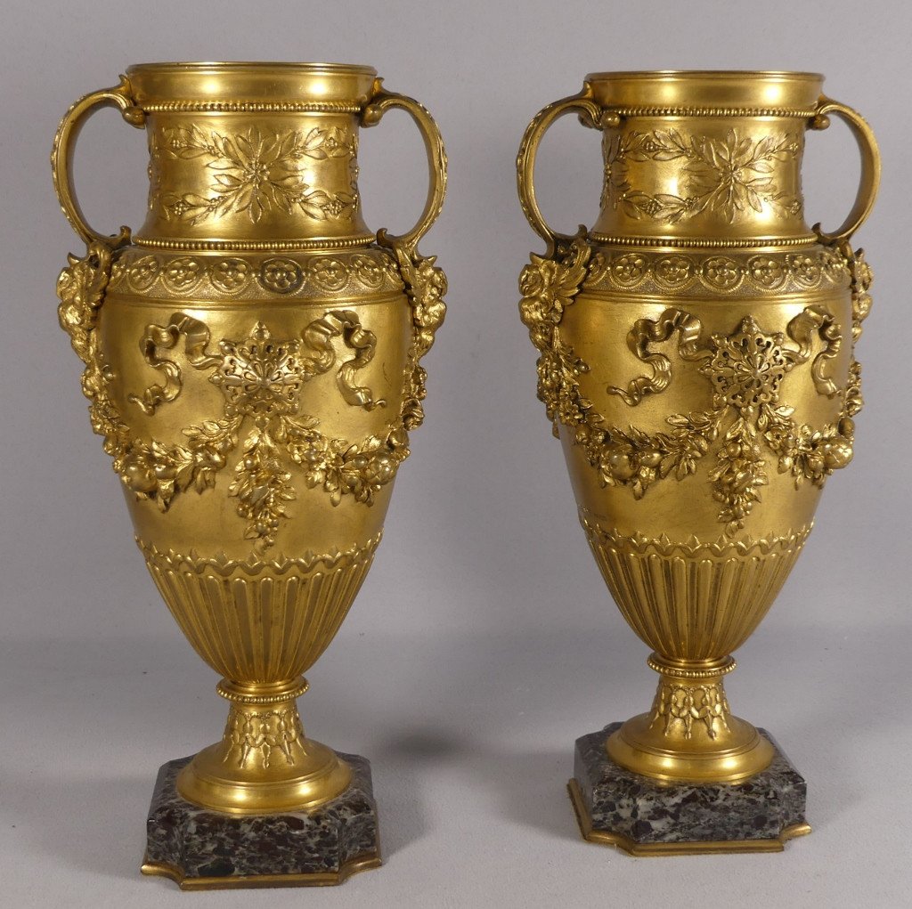 Barbedienne, Paire De Vases Cassolettes En Bronze Doré Ciselé Aux Fleurs, XIX ème 