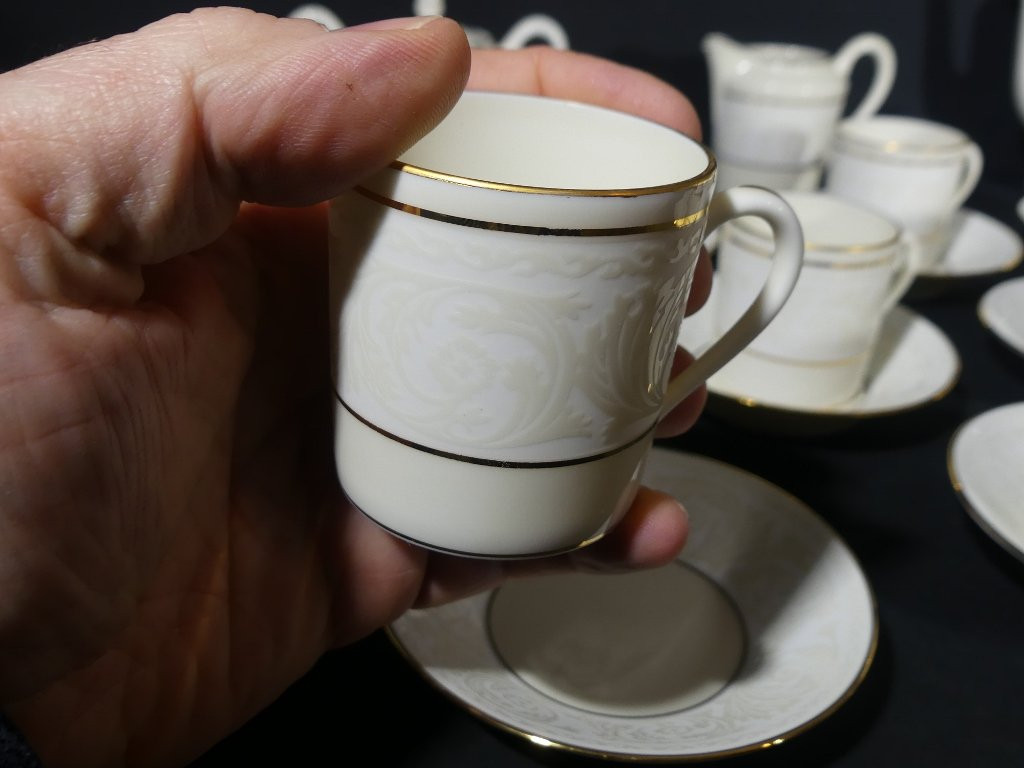 Haviland Limoges, Versailles Pattern Biscuit And Gold Inlay, 12 Person Coffee Service-photo-3