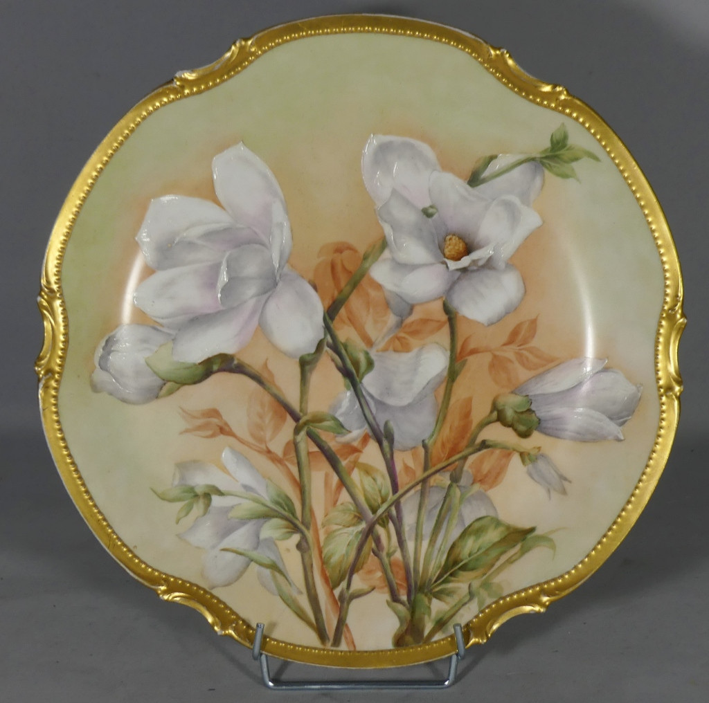 Magnolia, Plat En Porcelaine De Limoges Peint &agrave; La Main Mandavy De Malvaleix