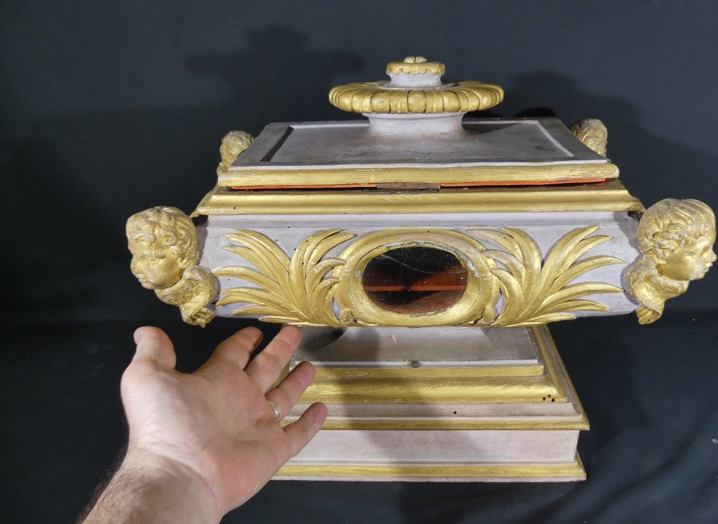 Large Louis XVI Style Reliquary Box With Cherubs In Gilded Lacquered Wood. Pair Available.-photo-3
