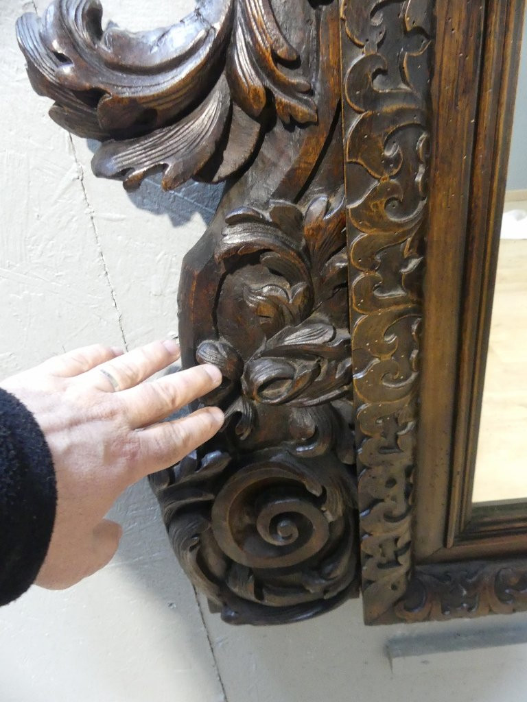 19th Century Carved Walnut Wood Mirror With Acanthus Leaves -photo-4