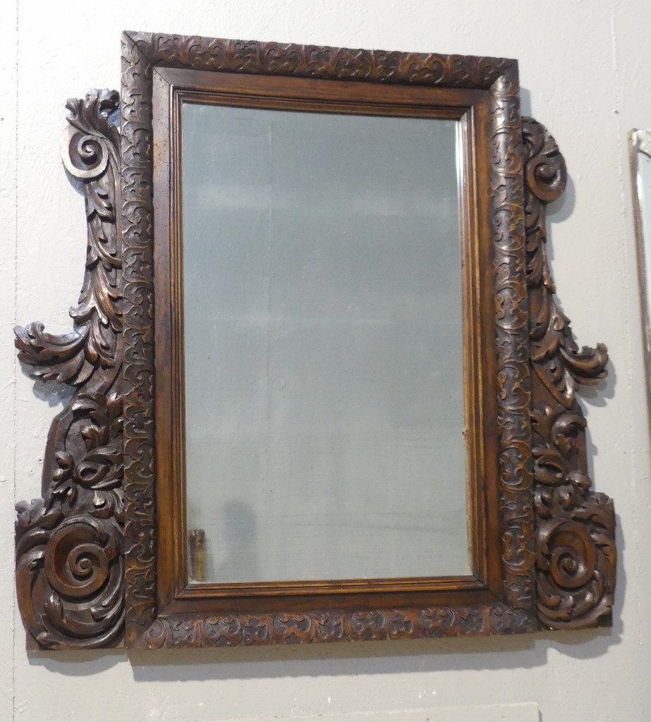 19th Century Carved Walnut Wood Mirror With Acanthus Leaves 