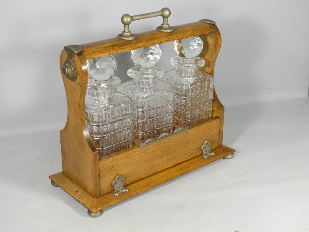 Cave &agrave; Whisky &agrave; 3 Carafes En Cristal Et Ch&ecirc;ne, Angleterre, D&eacute;but XX &egrave;me, Fermeture &agrave; Code-photo-2
