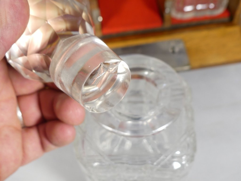 Cave &agrave; Whisky &agrave; 3 Carafes En Cristal Et Ch&ecirc;ne, Angleterre, D&eacute;but XX &egrave;me, Fermeture &agrave; Code-photo-1