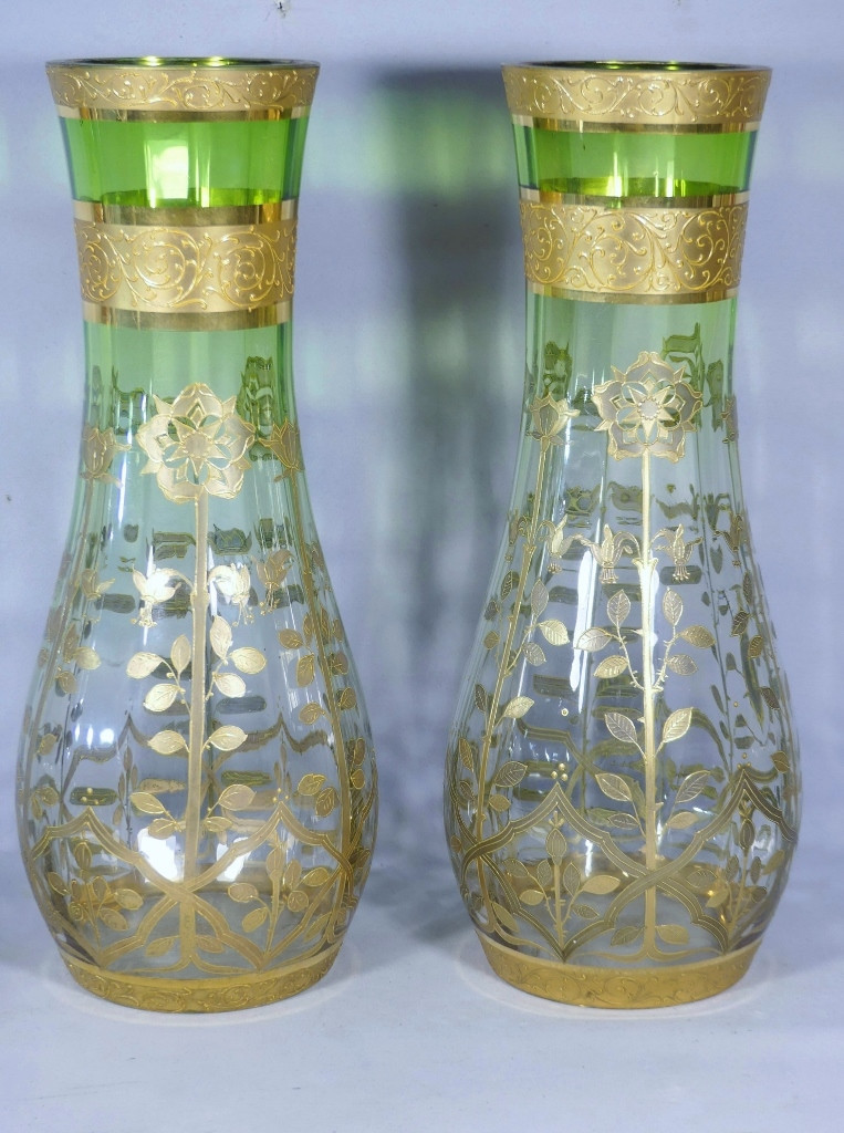 Moser à Karlsbad, Paire De Grands Vases En Cristal Vert à Décor Incrusté d'Or, époque Fin XIX è
