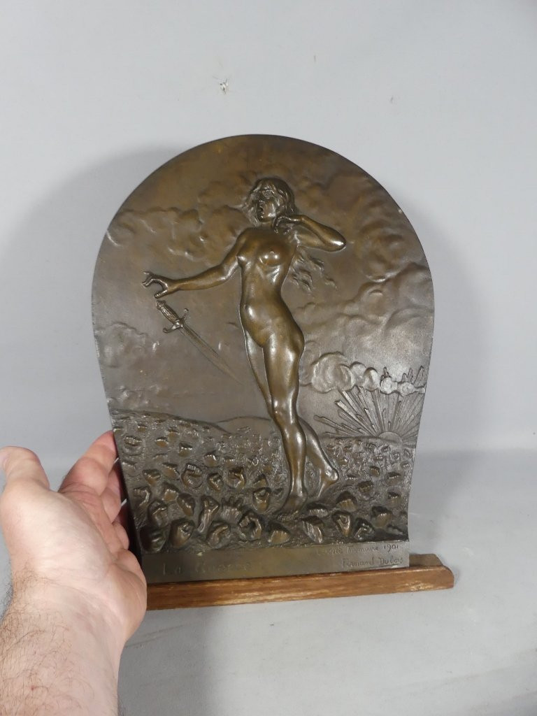 Emile Fernand Dubois, Allégorie De La Guerre, Plaque En Bronze Patiné, Femme, 1901-photo-3