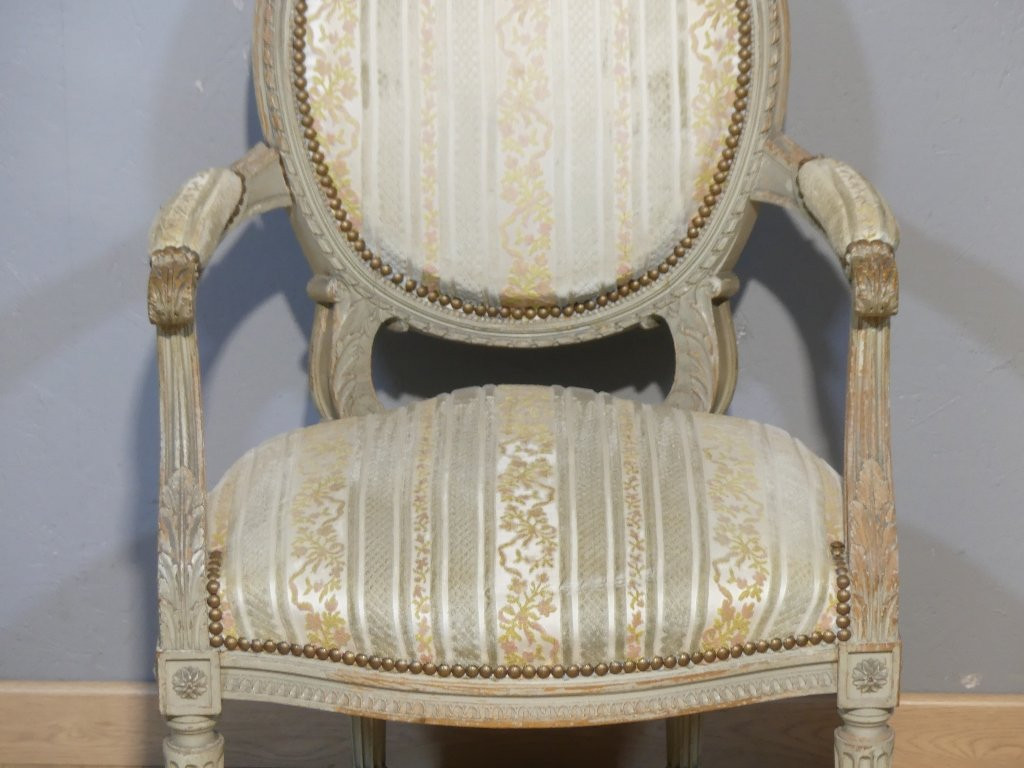 Fauteuil de style Louis XVI en bois sculpt&eacute; et laqu&eacute;, &eacute;poque XIX &egrave;me si&egrave;cle-photo-3
