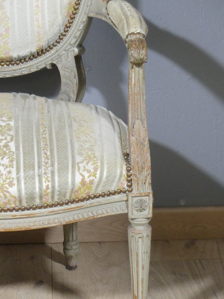 Fauteuil de style Louis XVI en bois sculpt&eacute; et laqu&eacute;, &eacute;poque XIX &egrave;me si&egrave;cle-photo-3